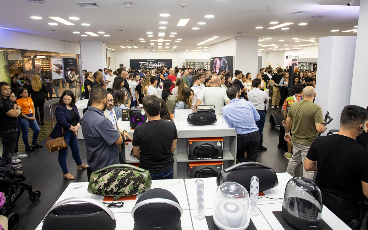Lançamento da JBL na iPlace em Porto Alegre