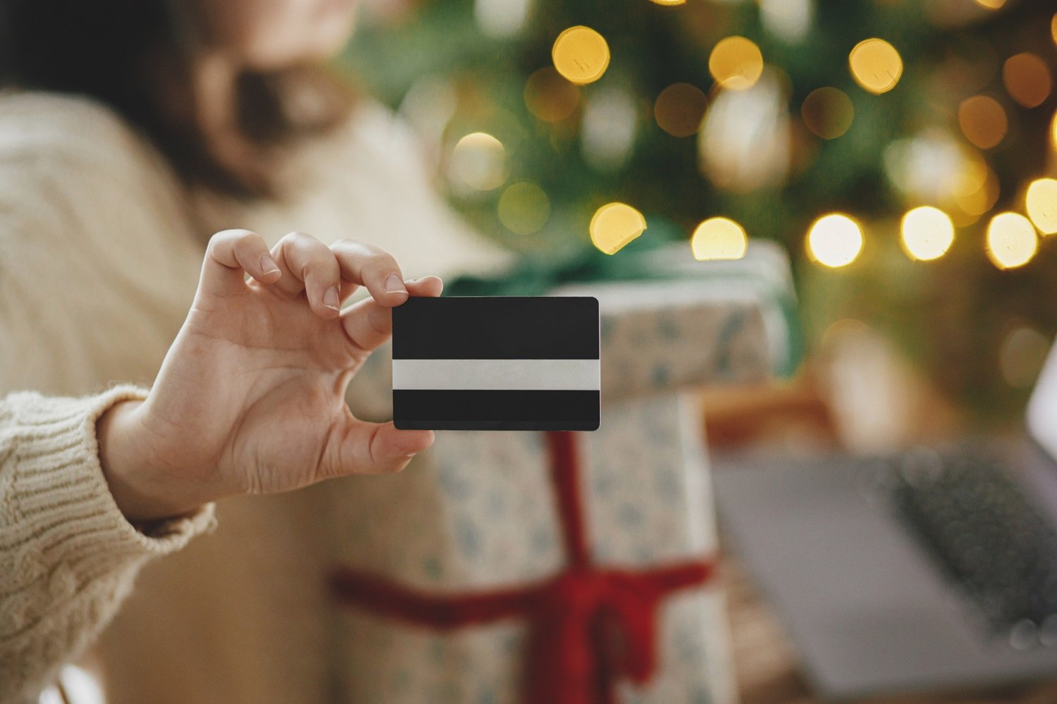 Dúvidas com os presentes de Natal? O Gift Card iPlace é uma opção prática e versátil para tornar seus momentos ainda mais especiais!