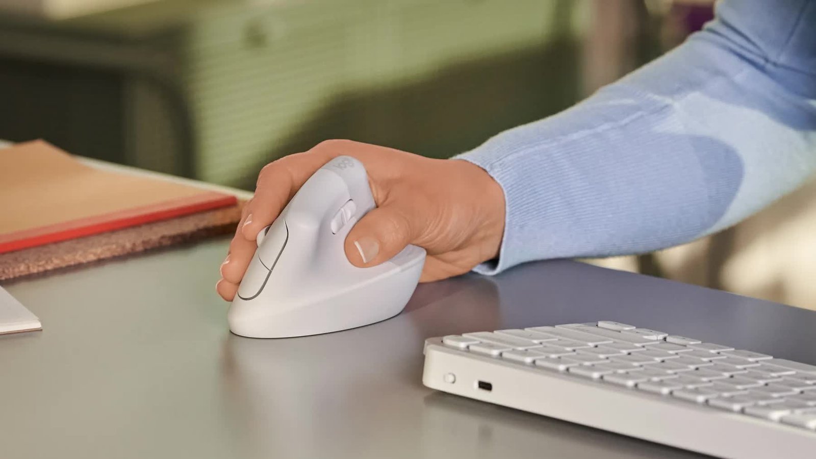 Usar um mouse ergonômico para trabalhar ou jogar oferece uma série de vantagens. Neste artigo, veja 5 benefícios para sua qualidade de vida!