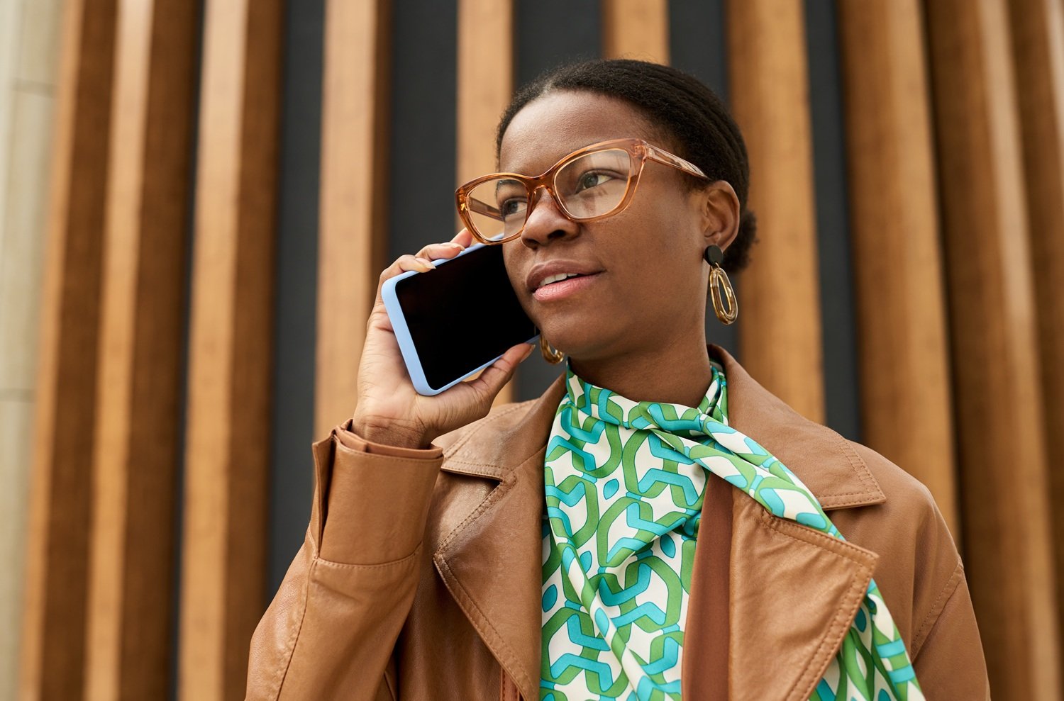 Saiba tudo sobre eSim no iPhone e descubra como garantir mais praticidade, flexibilidade e conectividade avançada no seu dispositivo móvel